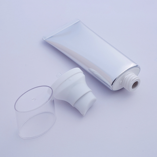 C&aacute;c bước để t&ugrave;y chỉnh ống mềm mỹ phẩm: 1, Ho&agrave;n thiện y&ecirc;u cầu về k&iacute;ch thước, đường k&iacute;nh, chiều d&agrave;i, h&igrave;nh dạng c&ocirc;ng suất v&agrave; c&aacute;c lớp của bạn;2, X&aacute;c nhận m&agrave;u sắc của ống, số m&agrave;u trong PANTONE SOLID COATED cần thiết;3, Ho&agrave;n th&agrave;nh t&aacute;c phẩm nghệ thuật thiết kế in ấn của bạn nếu c&oacute; thể; (chỉ ra số m&agrave;u pantone trong t&aacute;c phẩm nghệ thuật) 4, Đưa ra quyết định về loại nắp bạn sẽ sử dụng tr&ecirc;n ống của m&igrave;nh;5, Chọn kiểu in bạn th&iacute;ch, ch&uacute;ng t&ocirc;i c&oacute; thể đưa ra gợi &yacute; cho bạn trong bước n&agrave;y;6, Xử l&yacute; bề mặt, ch&uacute;ng t&ocirc;i c&oacute; thể cung cấp cho bạn c&aacute;c ống mờ b&oacute;ng, mờ v&agrave; mềm;7, Kiểu đu&ocirc;i, mở hoặc k&iacute;n t&ugrave;y thuộc v&agrave;o phương ph&aacute;p l&agrave;m đầy của bạn;8, C&oacute; cần thiết phải sản xuất mẫu để thử nghiệm trước khi sản xuất h&agrave;ng loạt kh&ocirc;ng.