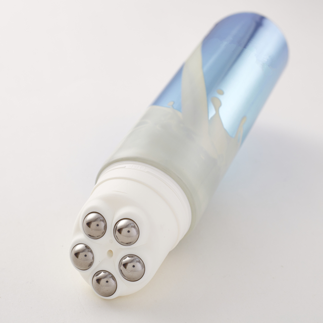 Dụng cụ b&ocirc;i b&oacute;ng bằng kim loại dạng kem dưỡng thể bằng nhựa